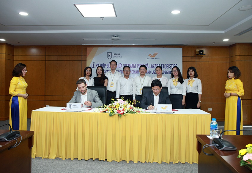Vietnam Post and Lazada E-logistics signed Agreement on delivery service