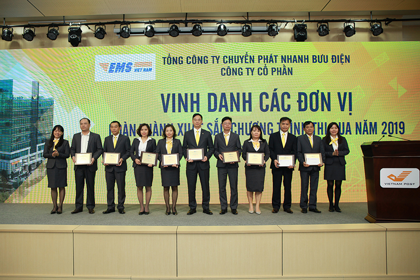 Các chủ dịch vụ trao thưởng hàng tỷ đồng cho những đơn vị hoàn thành xuất sắc năm 2019