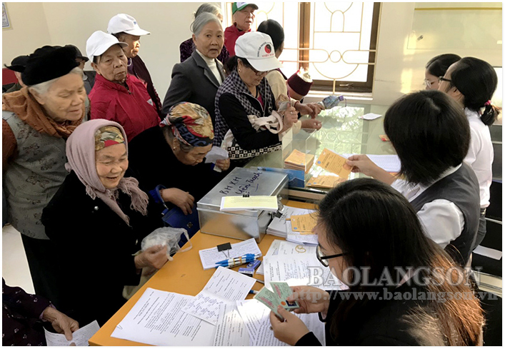 Chi trả lương hưu, trợ cấp BHXH qua bưu điện: Ghi nhận tại Cao Lộc