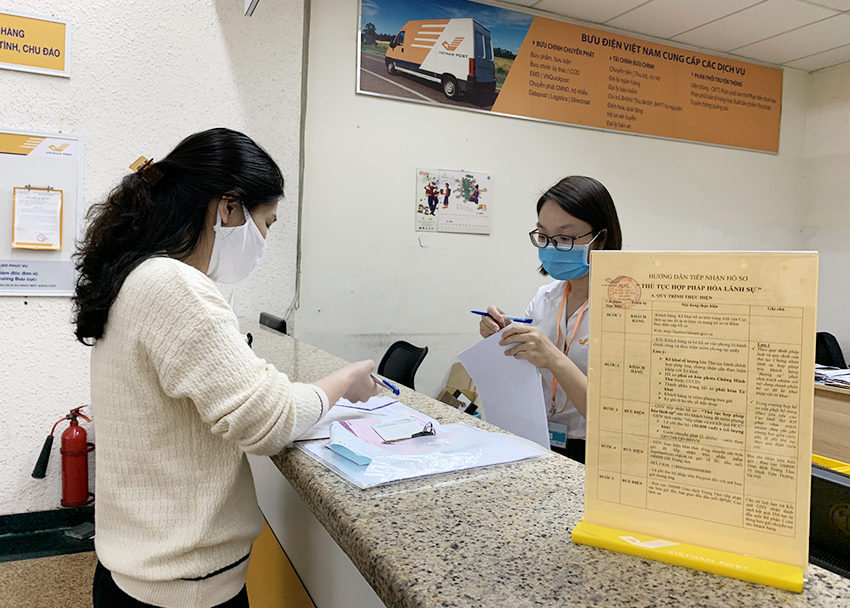 Vietnam Post expands accepting dossiers and returning results of consular procedures in Southern provinces.