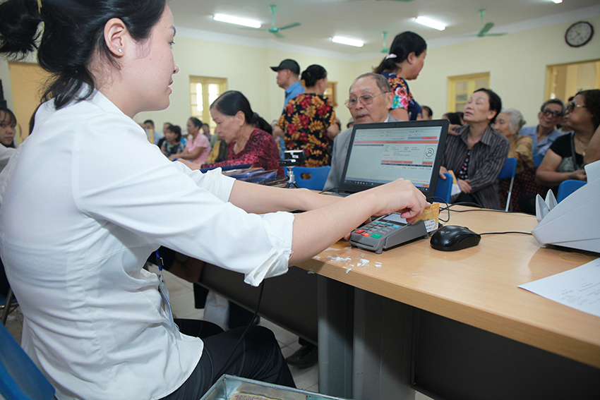 Phú Yên: Chi trả lương hưu, trợ cấp BHXH qua thẻ bưu điện