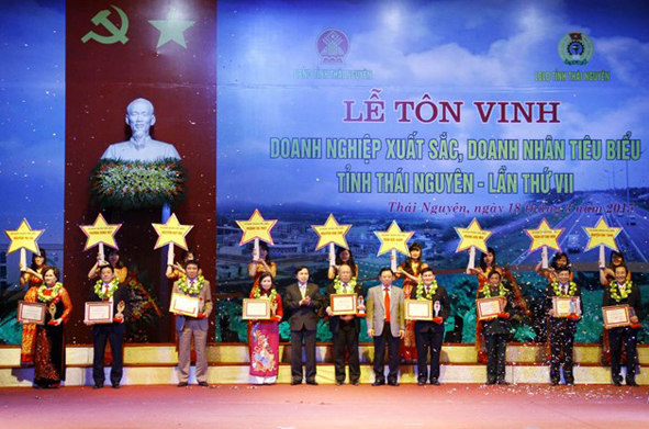 Bưu điện tỉnh Thái Nguyên là Doanh nghiệp xuất sắc của tỉnh năm 2015
