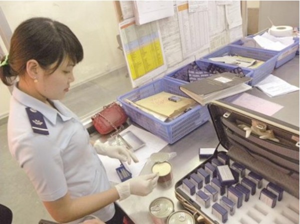 Nhiều vụ vận chuyển vũ khí, ma túy qua chuyển phát nhanh