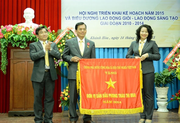 Năm 2015: Bưu điện Khánh Hòa phấn đấu doanh thu tăng 19% so với năm 2014