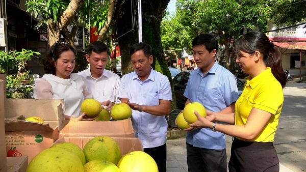 Hội Nông dân và Bưu điện tỉnh Hà Giang hỗ trợ nông dân tiêu thụ nông sản