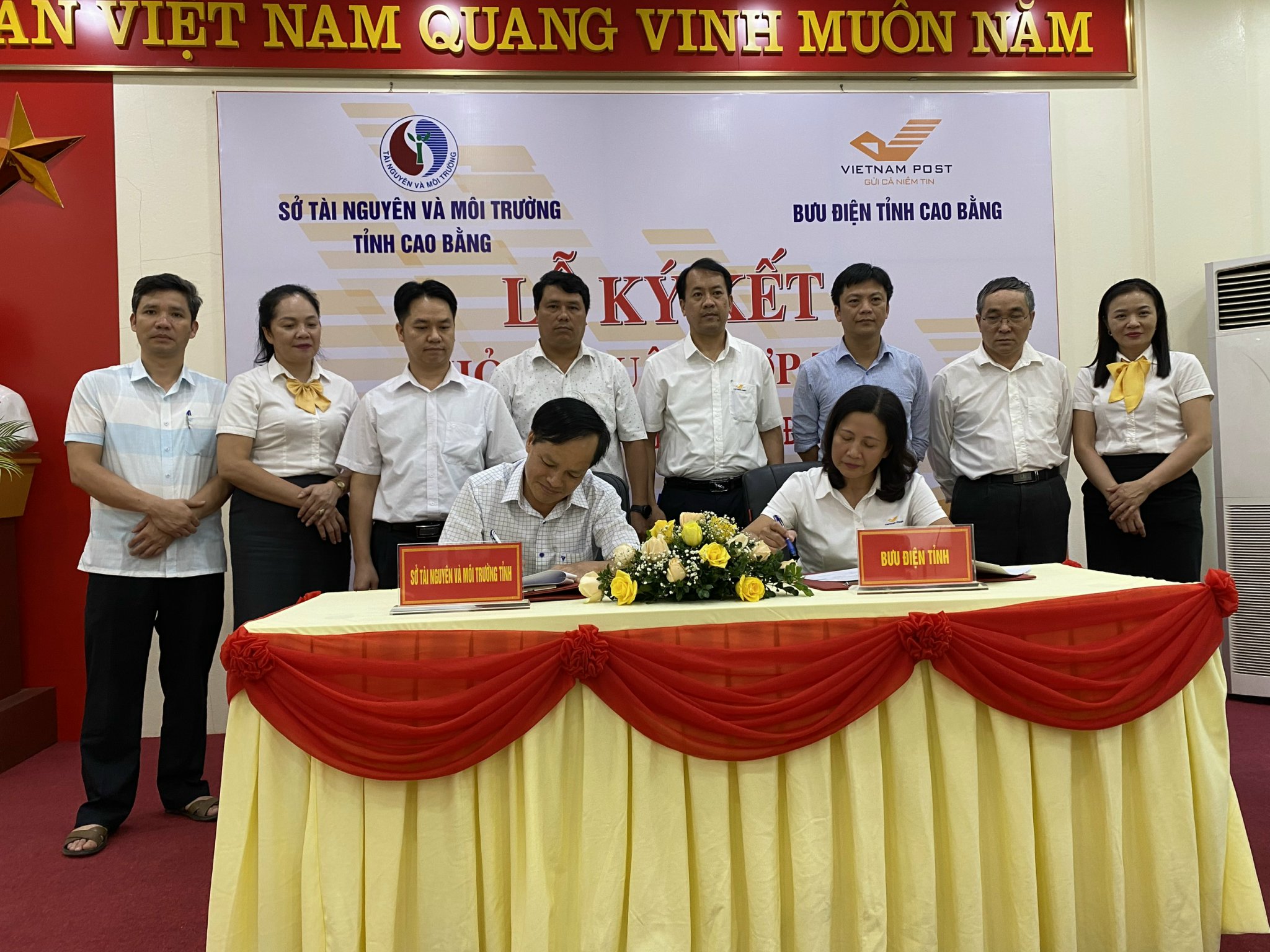 Bưu điện tỉnh Cao Bằng triển khai dịch vụ tiếp nhận hồ sơ, trả kết quả giải quyết thủ tục hành chính lĩnh vực tài nguyên môi trường