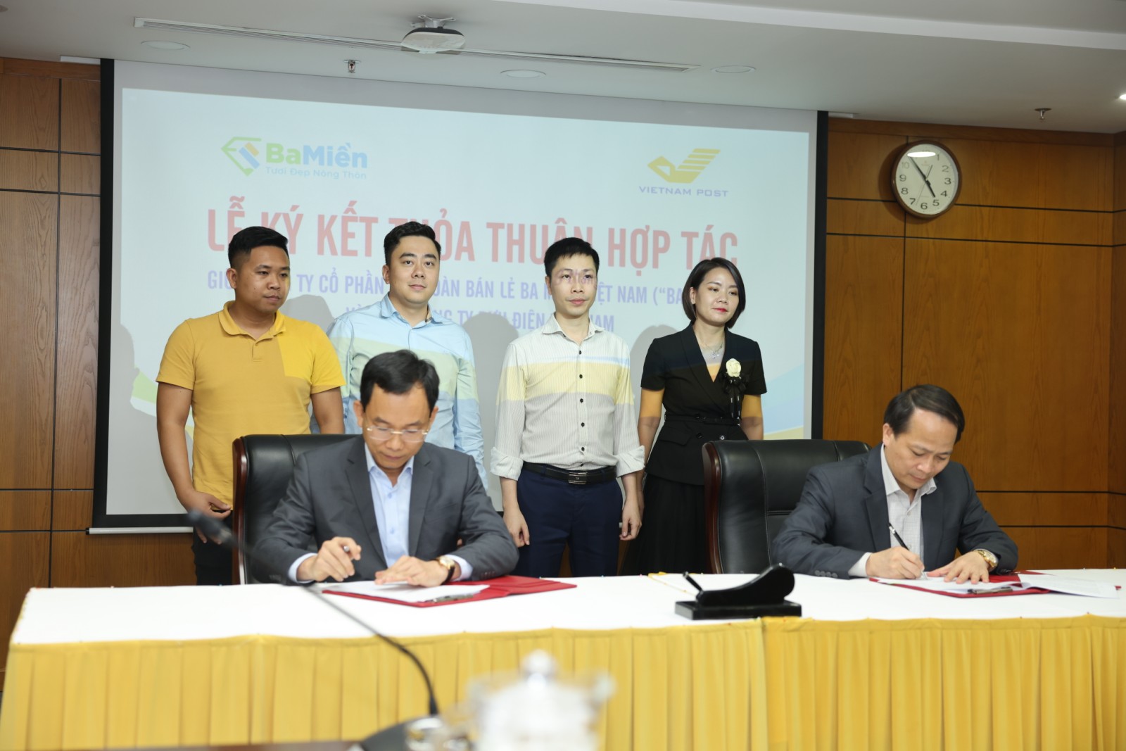 Hợp tác đẩy mạnh hoạt động phân phối, bán lẻ trên toàn quốc