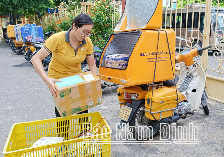 Bưu tá, nghề nối liền niềm vui