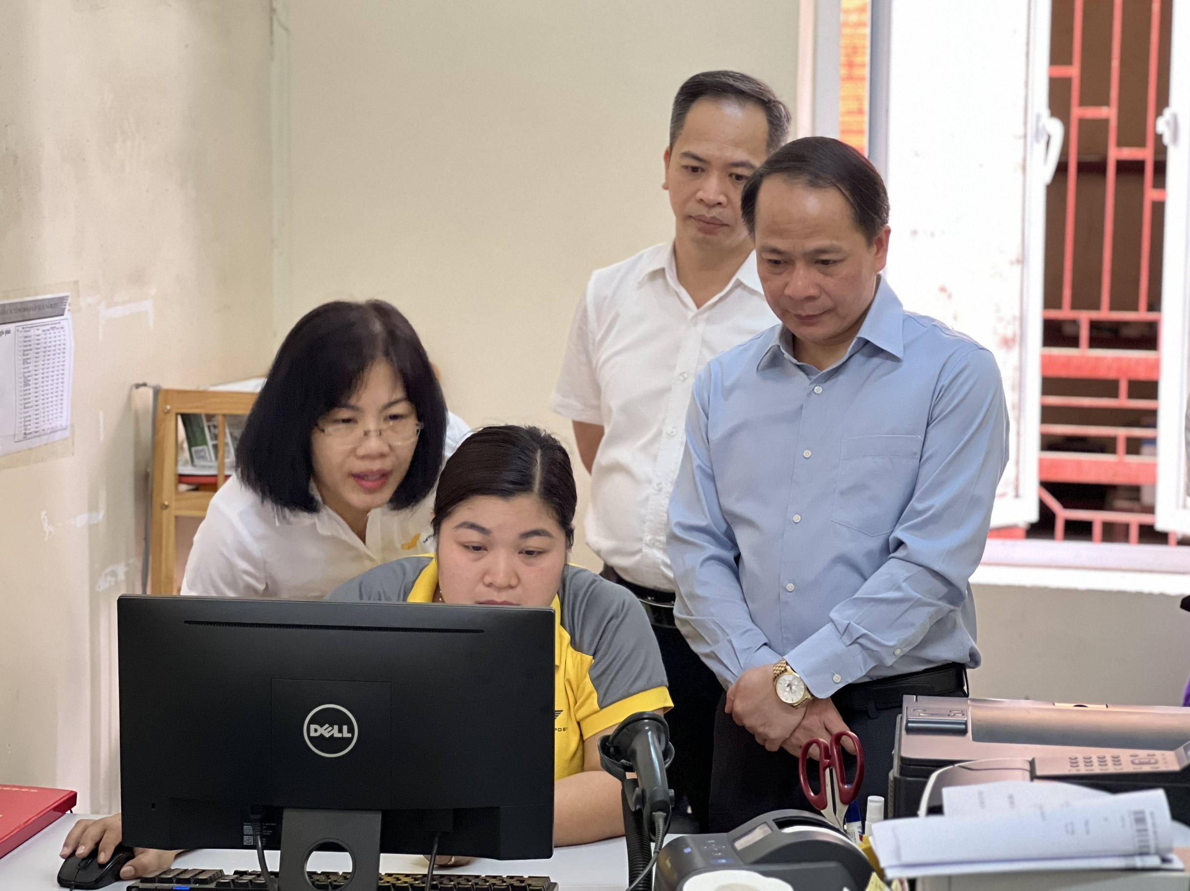 Lãnh đạo Tổng công ty làm việc với Bưu điện tỉnh Sơn La