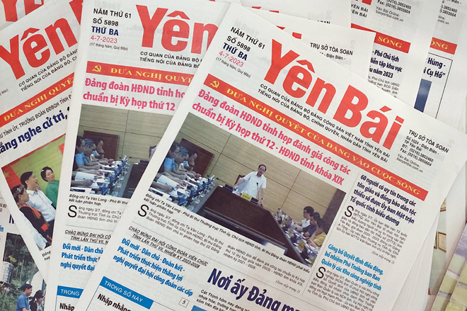 Trạm Tấu cấp 9.130 tờ báo cho người có uy tín trên địa bàn