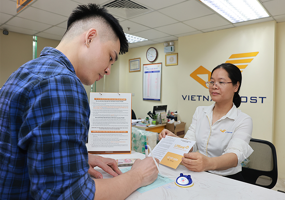 Bán quyền mua cổ phiếu, giữ nguyên vốn góp, Bưu điện Việt Nam vẫn chiếm tỉ lệ trên 6,5% vốn tại LPBank.