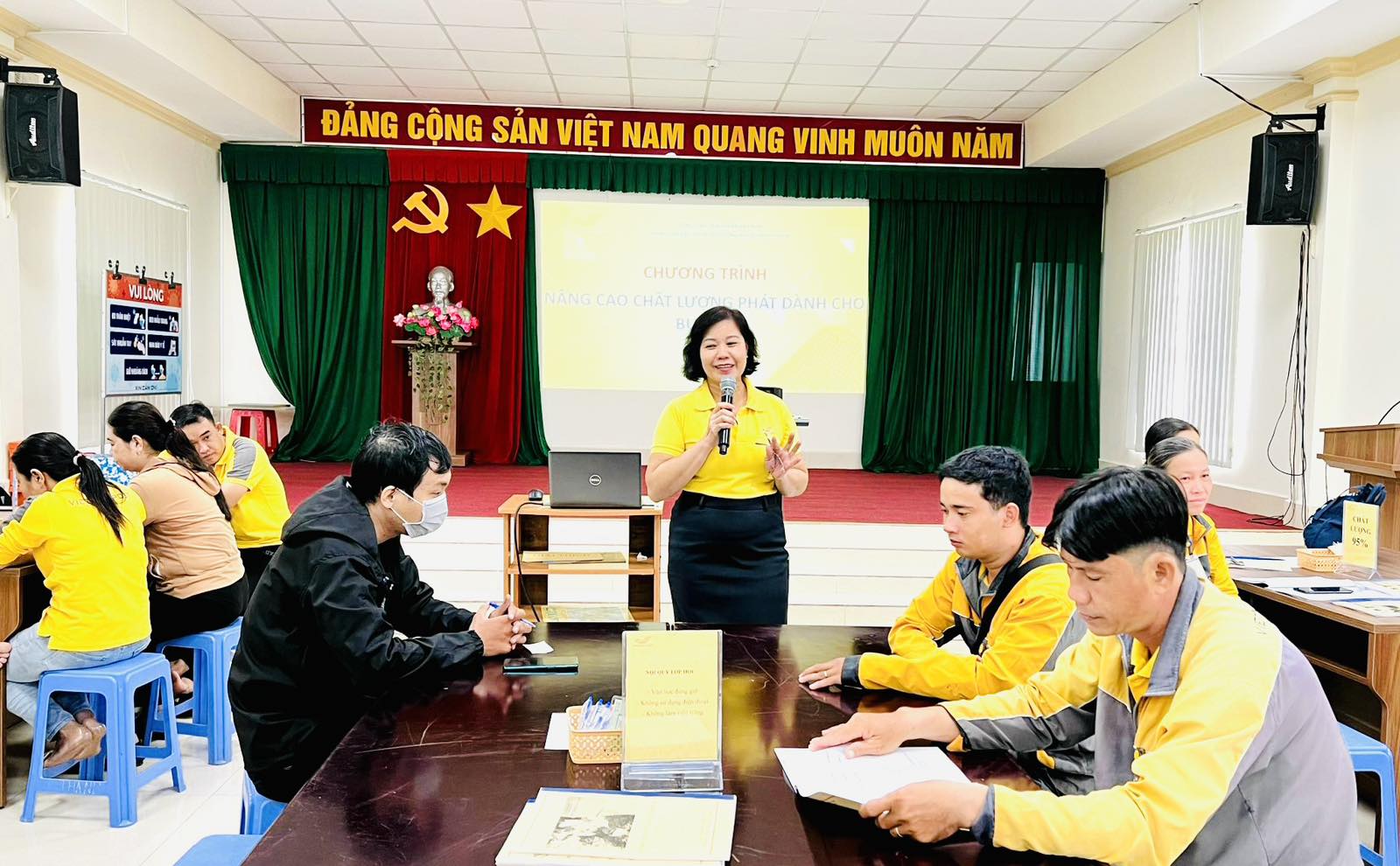 Bưu điện tỉnh Vĩnh Long tập huấn nâng cao chất lượng chuyển phát