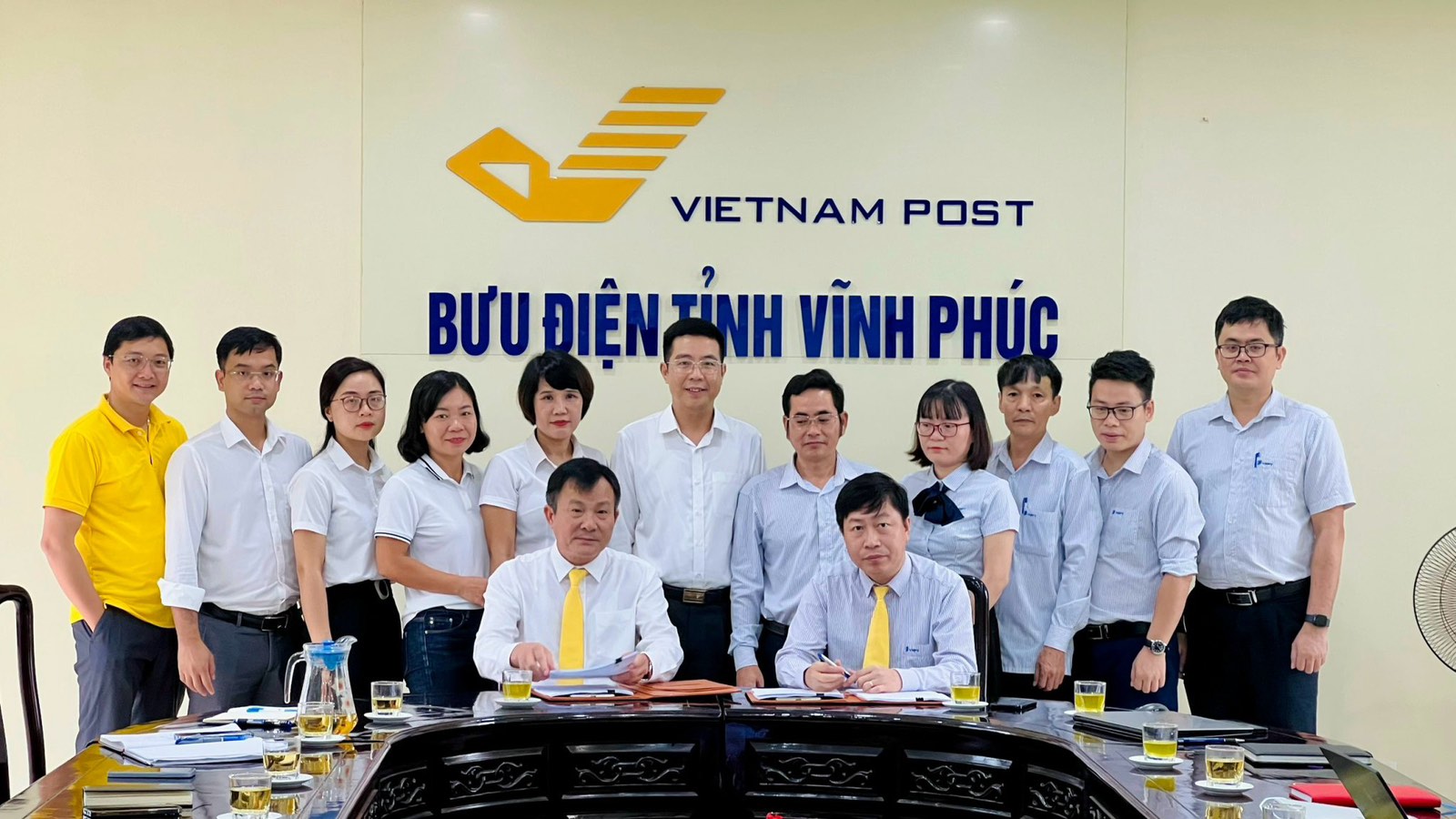 Bưu điện tỉnh và Trung tâm Kinh doanh VNPT Vĩnh Phúc ký kết Thỏa thuận hợp tác