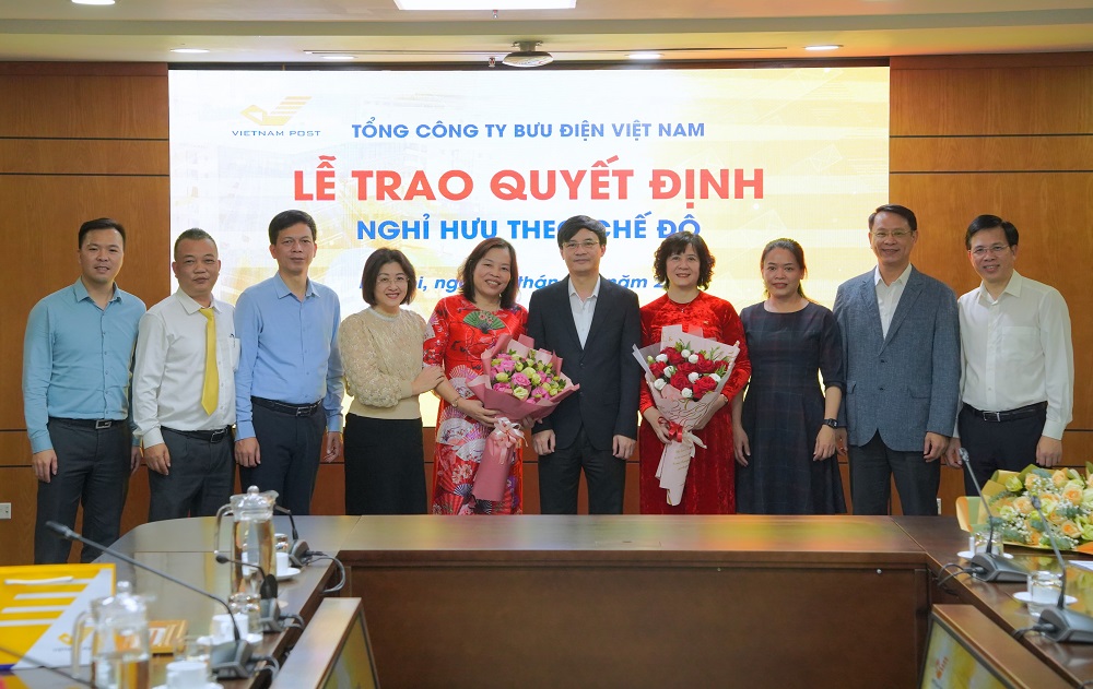 Khối cơ quan Tổng công ty gặp mặt chia tay cán bộ nghỉ chế độ hưu trí