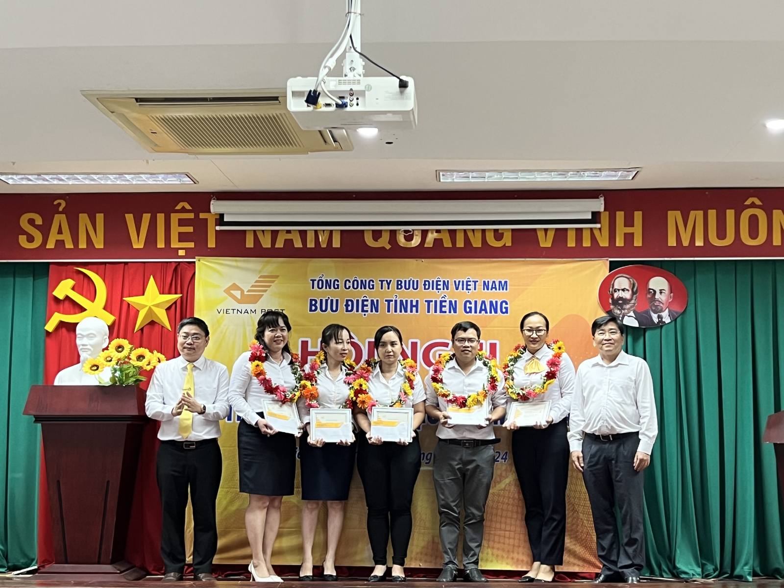 Bưu điện tỉnh Tiền Giang nỗ lực hoàn thành nhiệm vụ trọng tâm năm 2023