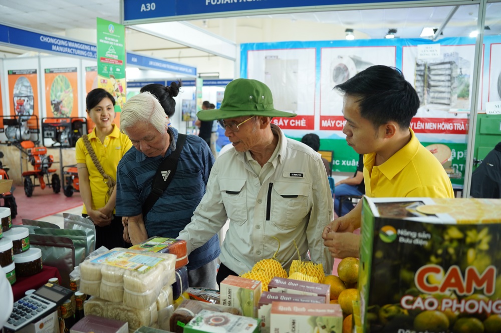 Sàn TMĐT nongsan.buudien.vn tham dự Hội nghị kết nối tiêu thụ nông sản, sản phẩm OCOP tỉnh Ninh Bình