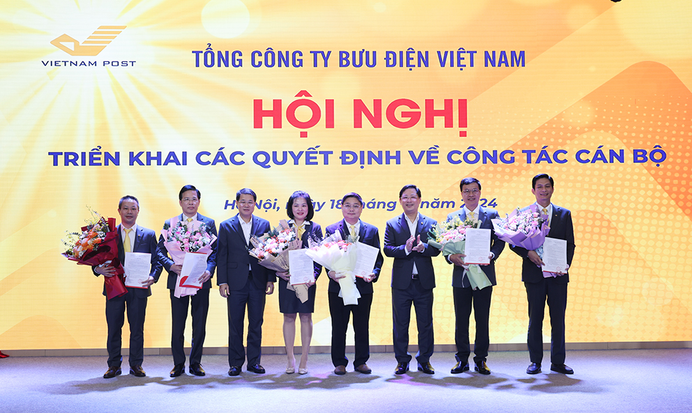Bưu điện Việt Nam công bố 6 quyết định mới về công tác cán bộ