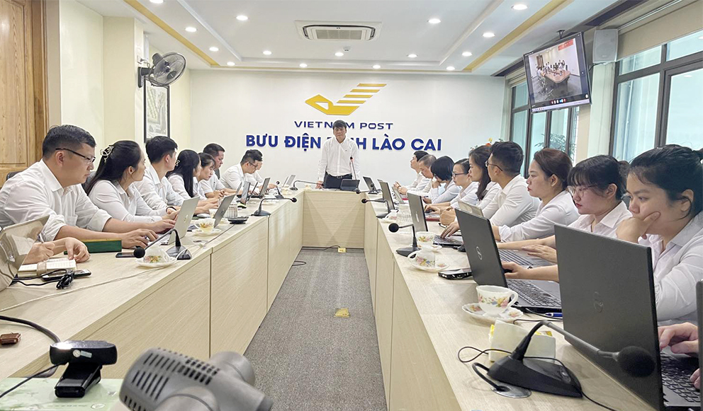 Đồng chí Phan Thảo Nguyên, Thành viên Hội đồng thành viên Tổng công ty làm việc với Bưu điện tỉnh Lào Cai