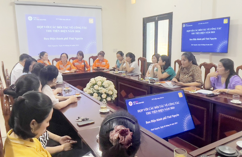 Điện lực TP Thái Nguyên thu hộ tiền điện qua Bưu điện đạt hiệu quả cao