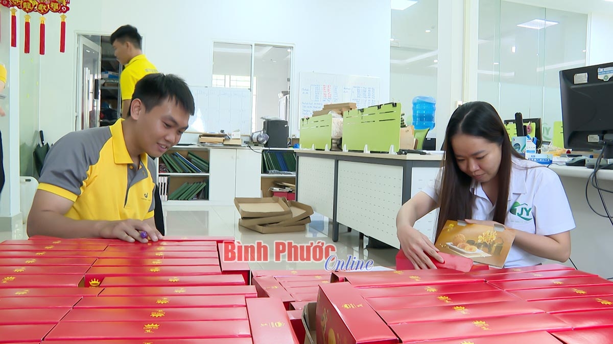 Bưu điện Bình Phước triển khai dịch vụ chuyển phát nhanh bánh trung thu